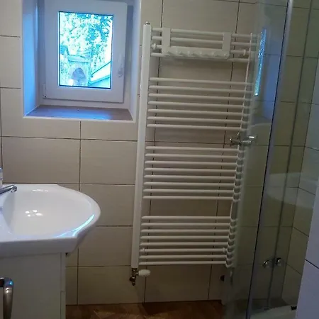 V Ouklidu
